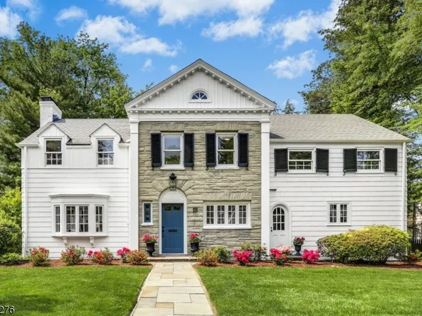 41 Plymouth Rd, Summit City, NJ 07901