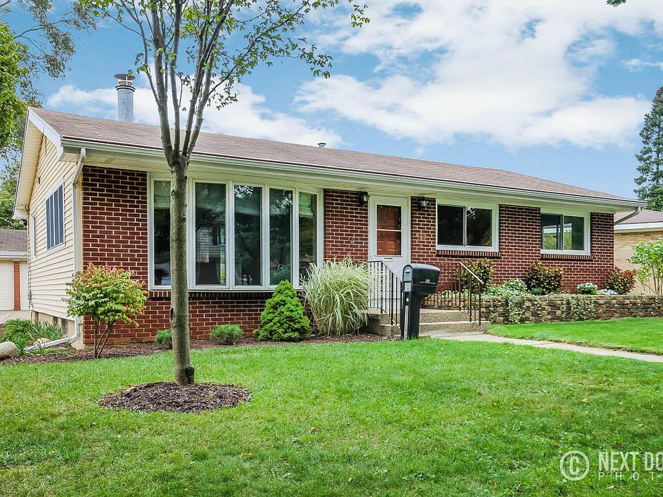 1st image of 159 Pershing Dr NE
