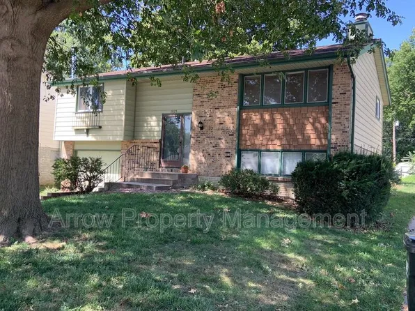 1925 Manor Ct, Lincoln, NE 68506