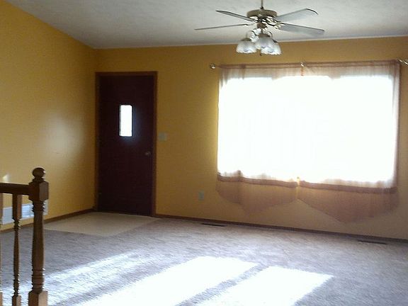 4th image of 31 Meadow Ln