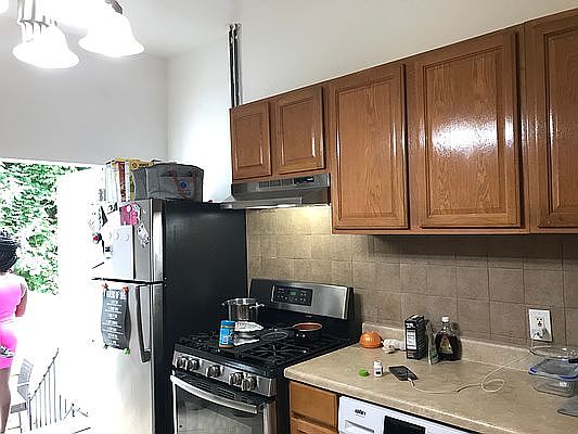 2nd image of 742 Mac Donough St #1R