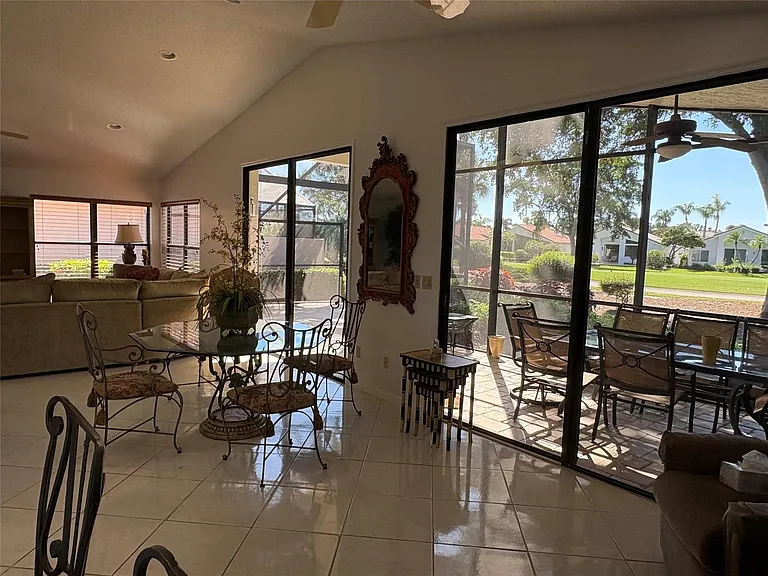7744 Dundee Ln — Photo 3