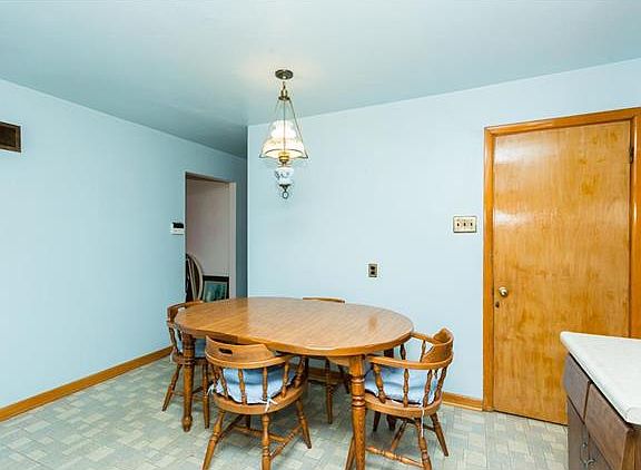 5th image of 3755 Koeln Ave