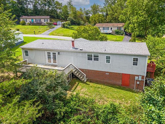 2nd image of 3300 Springview Dr