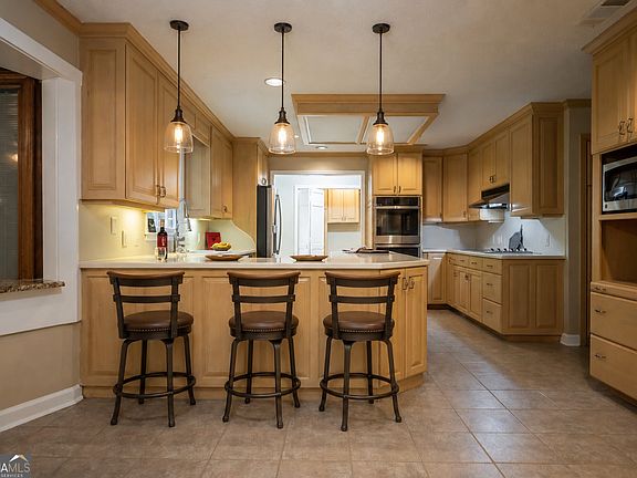 5th image of 139 Lake Forest Dr