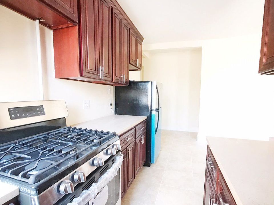 1st image of 819 W 180th St APT 3