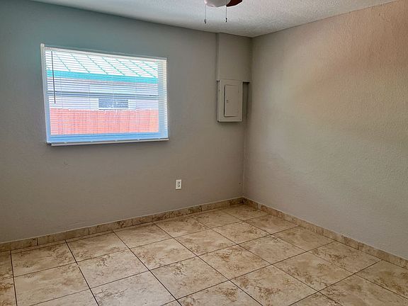 5th image of 26532 Nottingham Ln #0