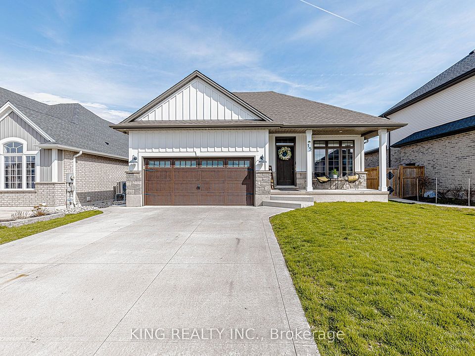 1st image of 15 Muirfield Dr