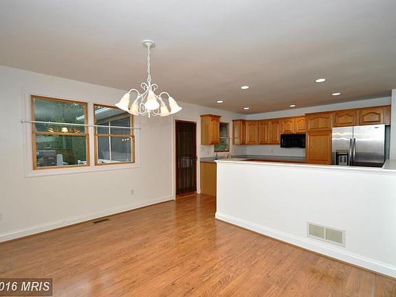 5th image of 3906 Belleguard Ct