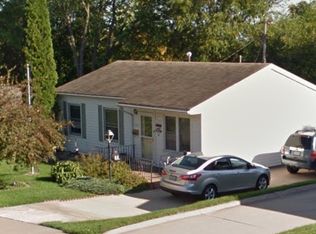 1970 Scenic View Dr, Dubuque, IA 52001