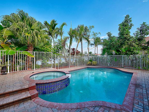 2nd image of 11503 Paradise Cove Ln