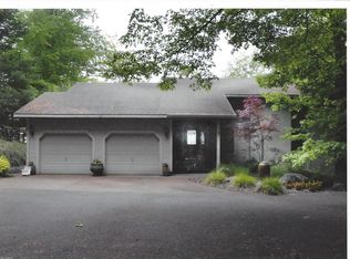 5525 N Otter Ridge Dr, Ludington, MI 49431