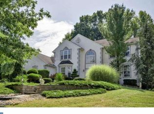 15 W Bellwood Dr, Holland, PA 18966
