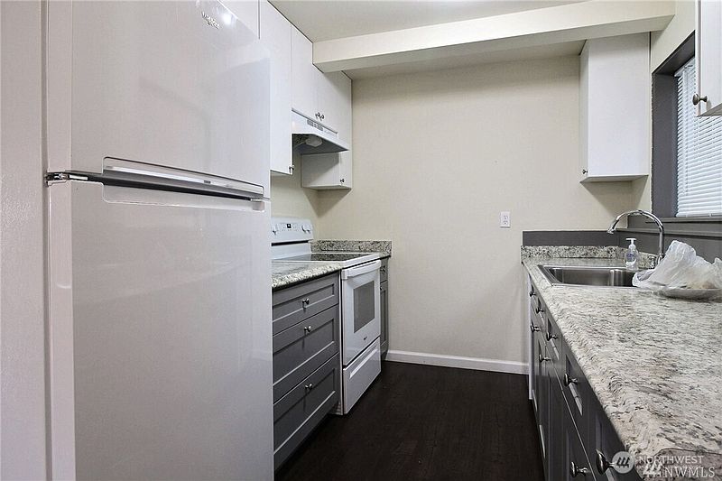 3rd image of 12317 35th Avenue NE
