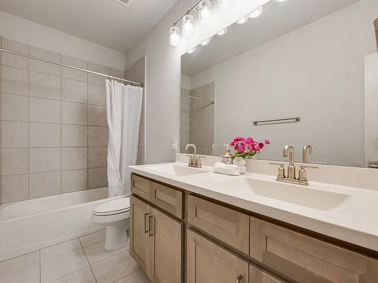 2201 Peters Colony Dr — Photo 14