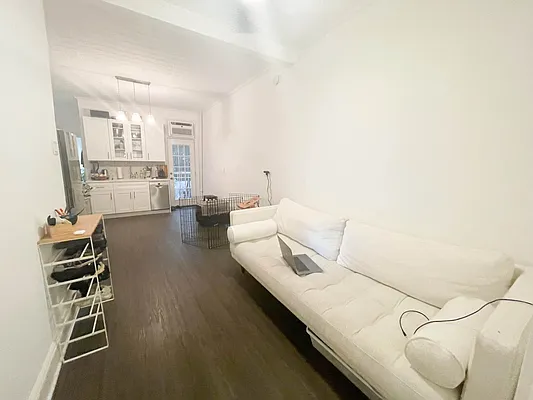 Rented by Ulas Real Estates Inc | media 18