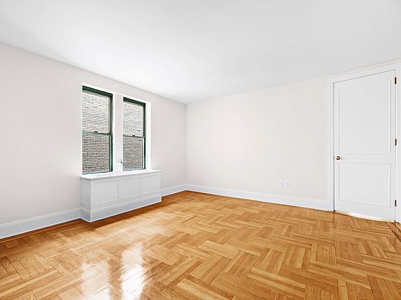 4th image of 226 E 70th St APT 6A