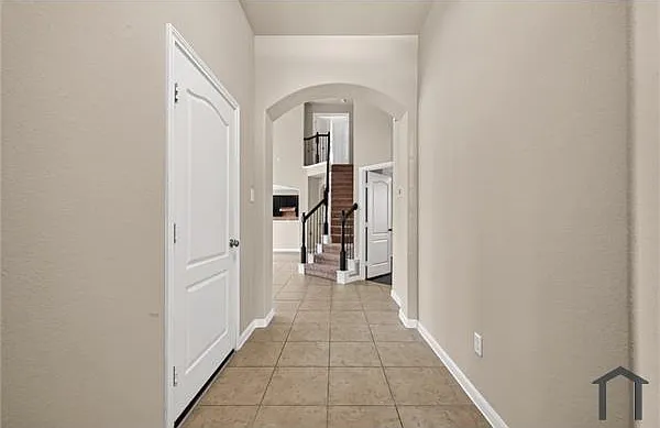 4 bed, 2480 sqft, $2,800 — Photo 3