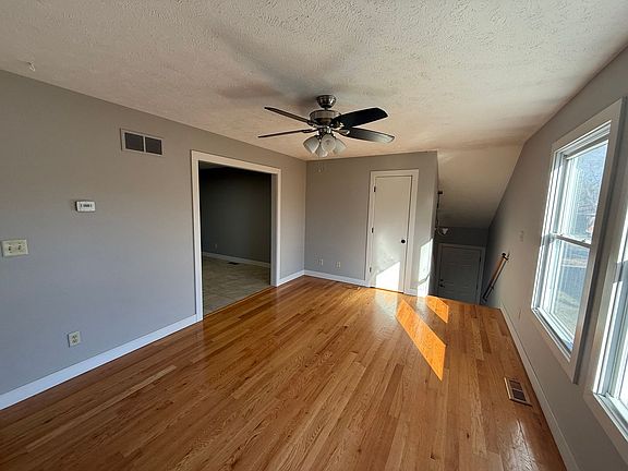 5th image of 7021 Walker Ave