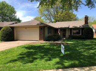 229 Glasgow Dr, Springfield, IL 62702