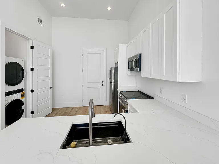 Holy Cross Apartments — Photo 3
