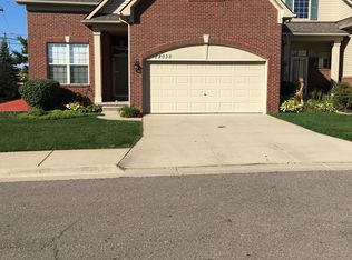 24038 Juniper Dr, Flat Rock, MI 48134