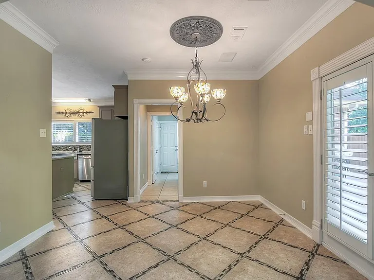 10819 Lake Windcrest — Photo 18