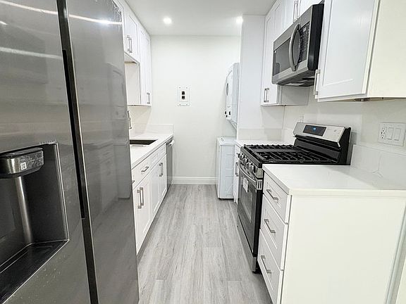4th image of 10070 Gilbert St #140
