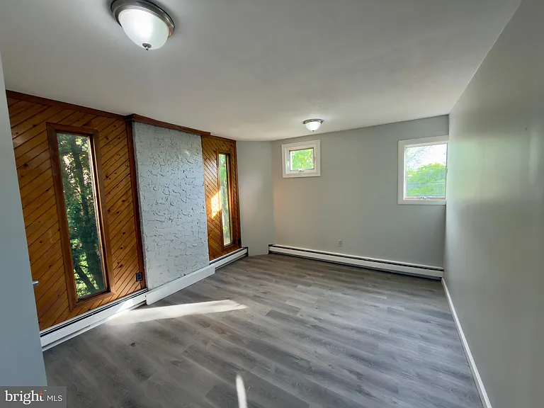422 W 6th Ave — Photo 20