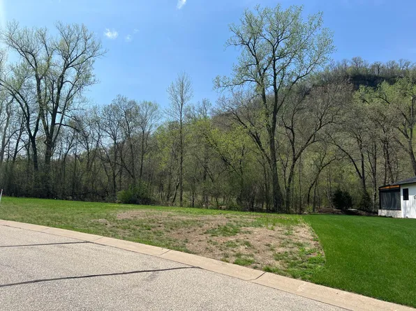 317 Grand Dr, Lake City, MN 55041