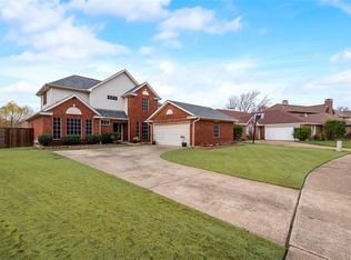 516 Clear Springs Dr, Mesquite, TX 75150