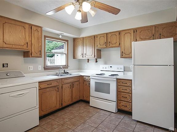 4th image of 55 Kathie Ct
