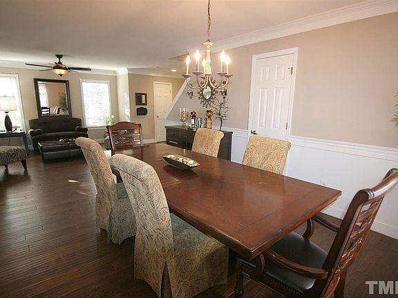 5th image of 70 Valleyfield Dr