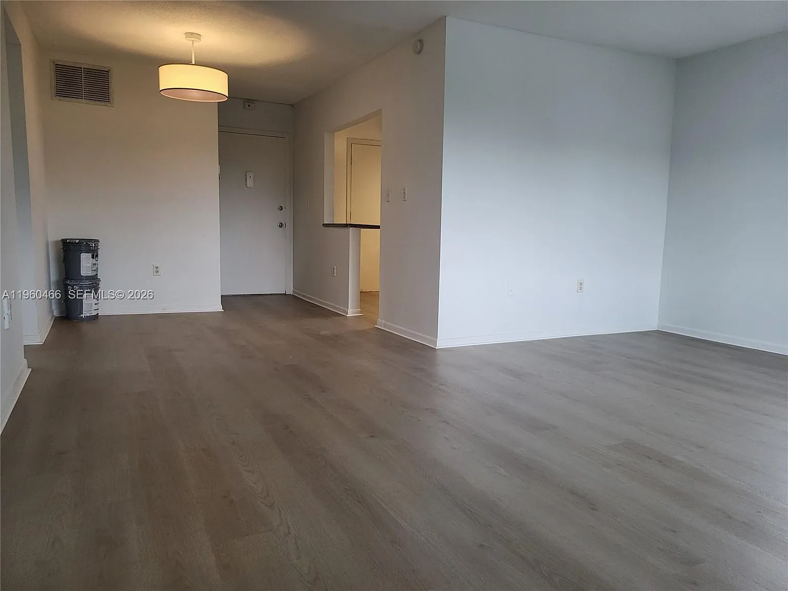 Chatillon Hall Condominiu — Photo 3
