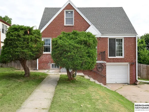 3110 Young St, Omaha, NE 68112