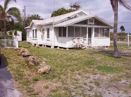 1st image of 919 NE 10th Ave