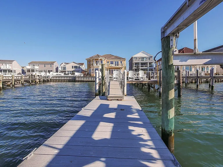 530 W Shore Dr — Photo 61