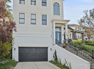 1029 Kinmont St, Cincinnati, OH 45208