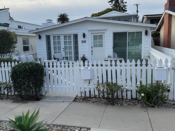 3rd image of 511 Poinsettia Ave #1/2