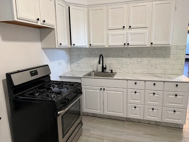 6522 S Paulina St — Photo 11