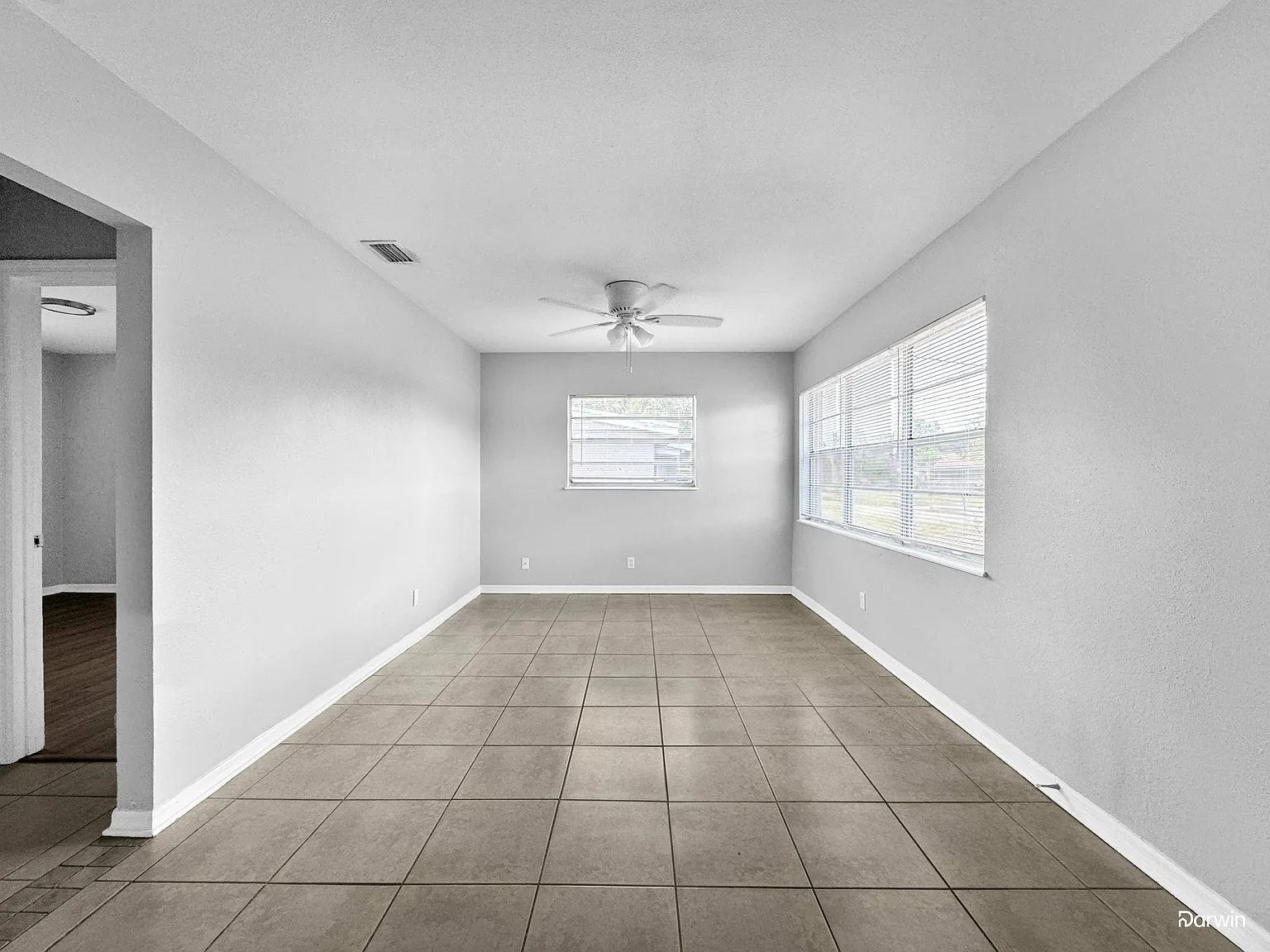 2 bed, 2.0 bath, 900 sqft, $1,680 — Photo 2