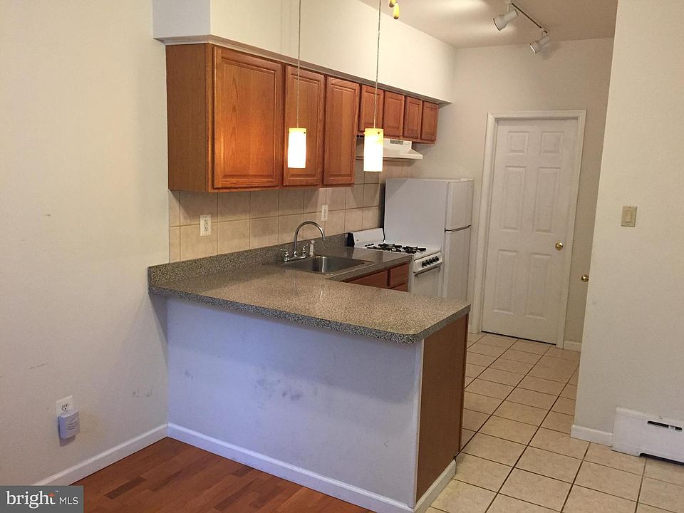 1st image of 625 Catharine St #1F