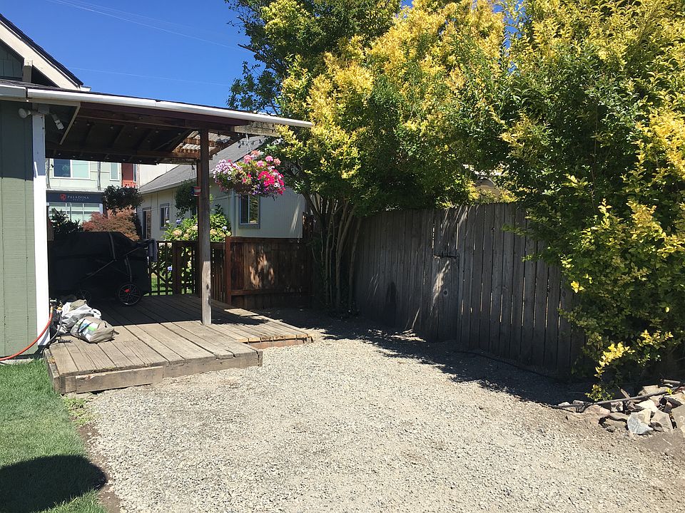 2nd image of 510 E Pioneer