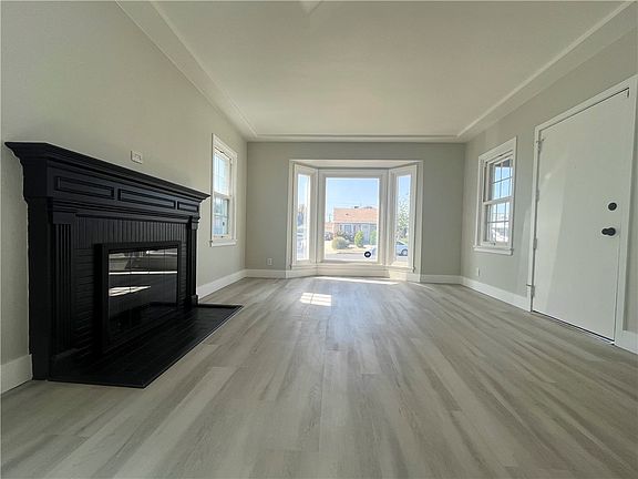 4th image of 8718 Cimarron St