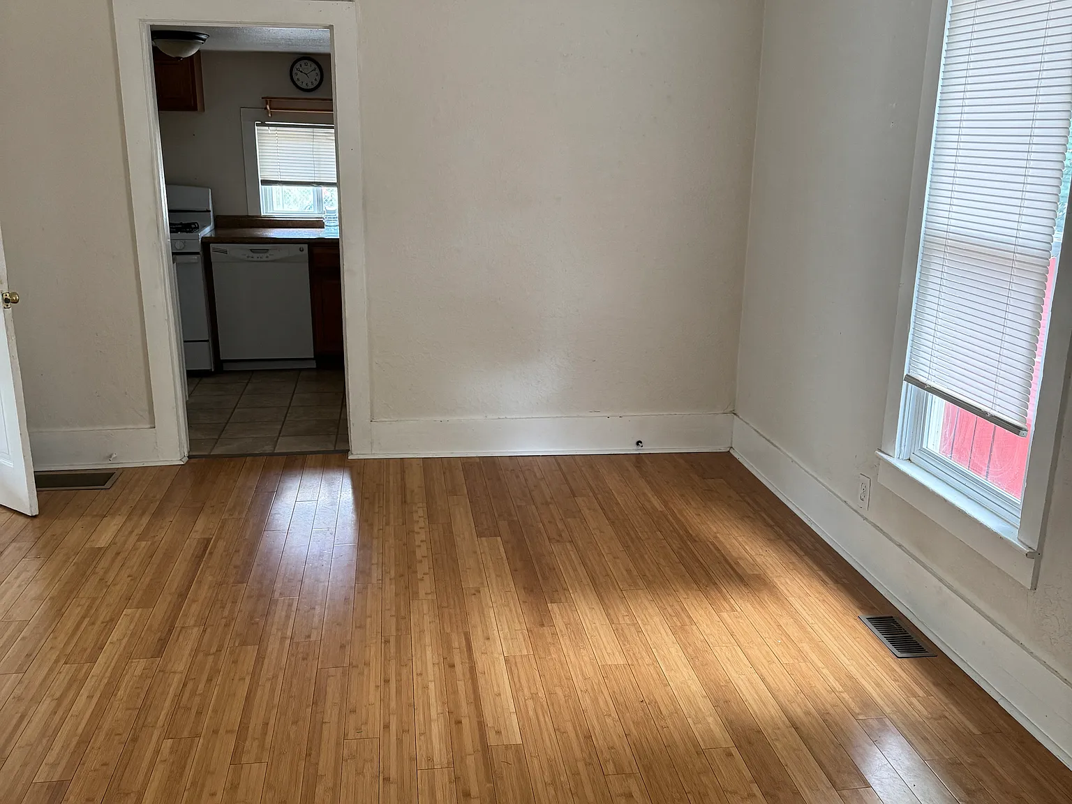 833 S 5th St — Photo 4