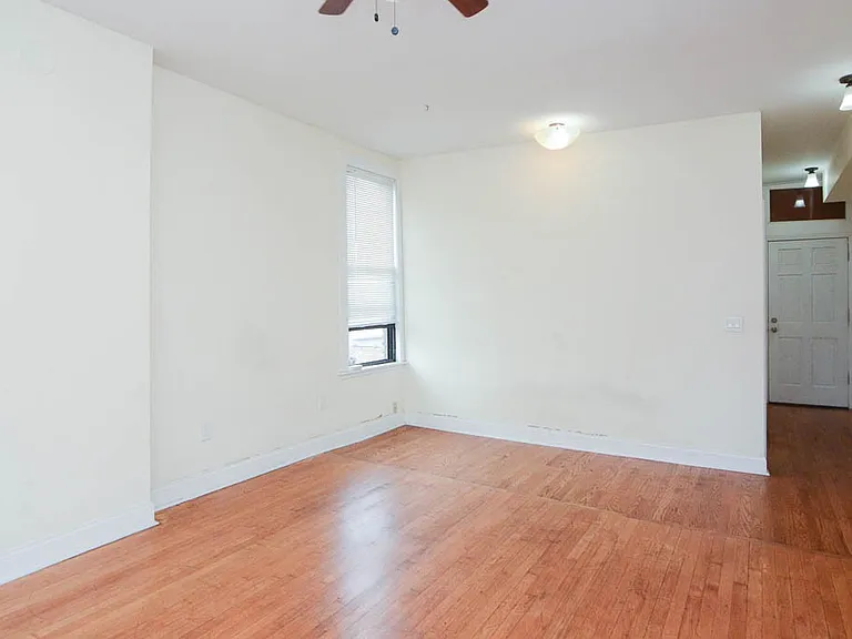 2347 W 24th Pl #R4 — Photo 11