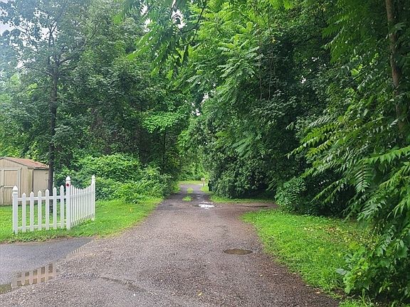 5th image of 8 White St