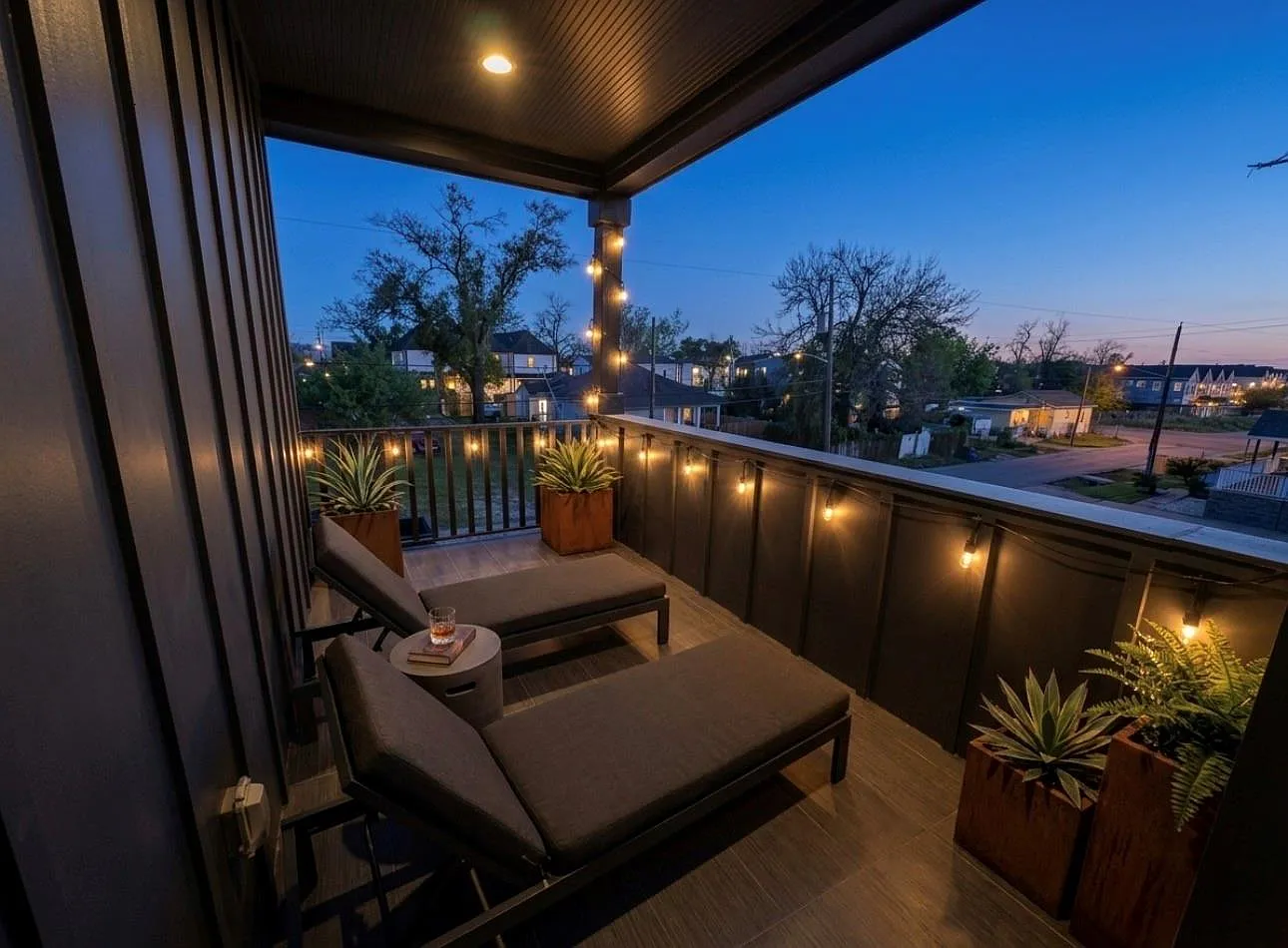 3 bed, 3.5 bath, 2250 sqft, $3,500 — Photo 2