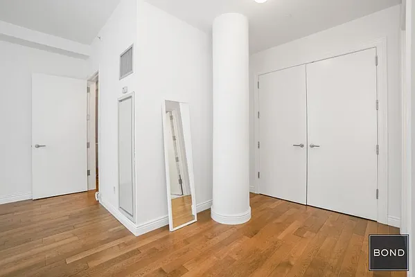 Rented by Bond New York | media 4