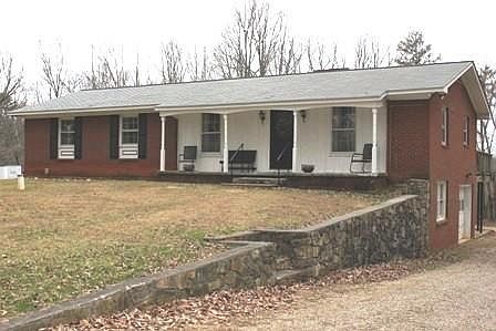 MAIN LISTING PHOTO